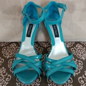 Size 6M White House Black Market Elaina Strappy Heels Lagoon (Turquoise)